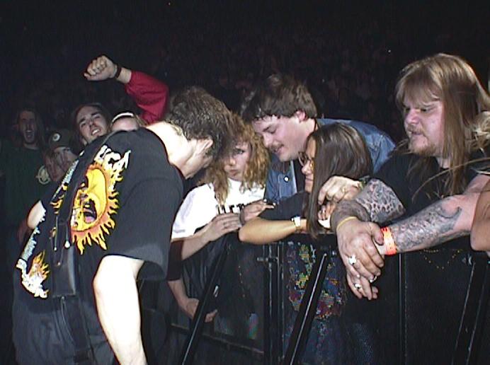 Photo gallery from the gig in Cincinnati, OH shot on April 16, 1997